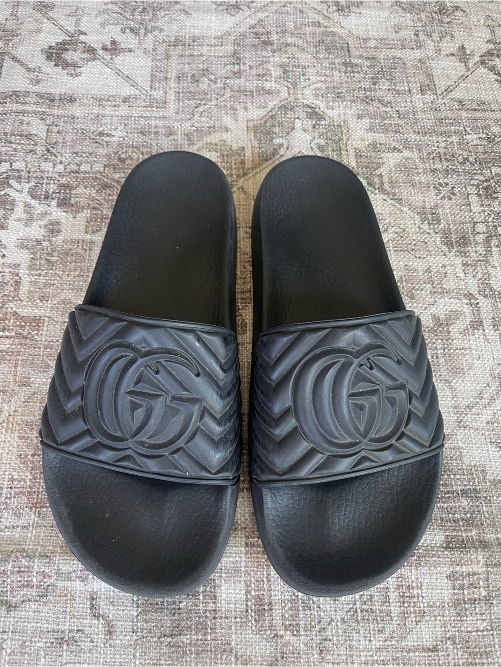 Gucci Black GG Logo Matelasse Rubber Slide Sandals - Picture 10 of 10